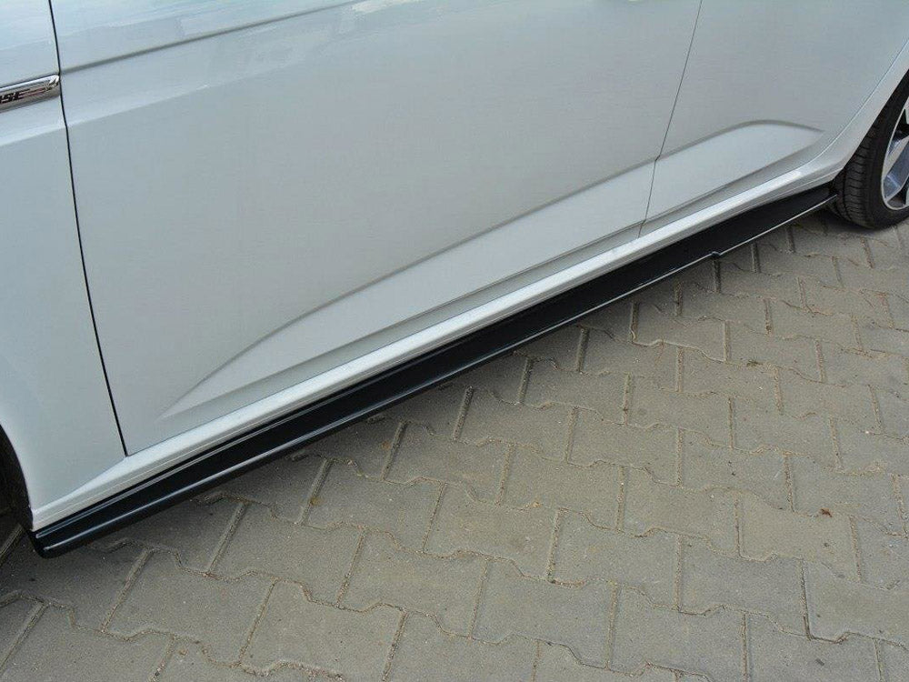 Maxton Design Side Skirts Diffusers Renault Megane MK4 Hatchback (2016-UP) - Carbon Look