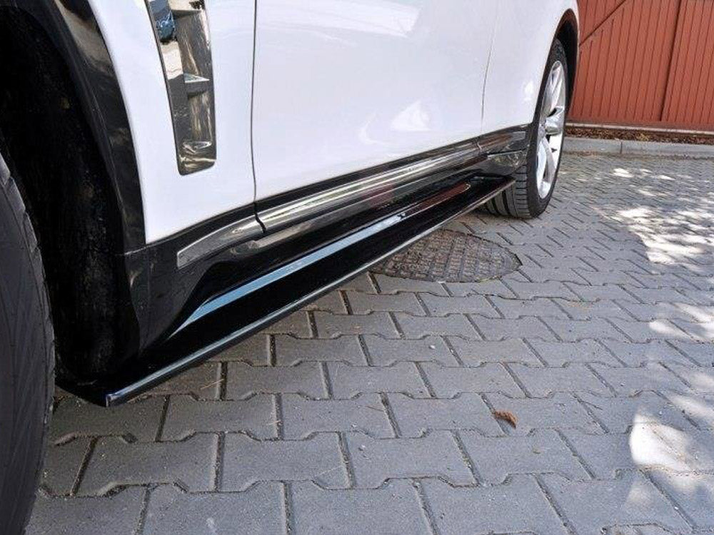 Maxton Design Side Skirts Diffusers Infiniti QX70 - Carbon Look