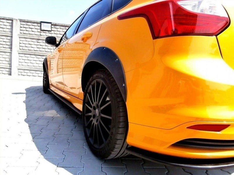 Maxton Design Fenders Extension Ford Focus ST MK3 (2012-2014)