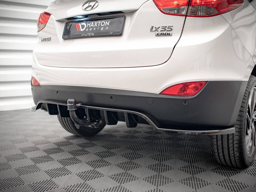 Maxton Design Central Rear Splitter (Vertical Bars) Hyundai IX35 Mk1