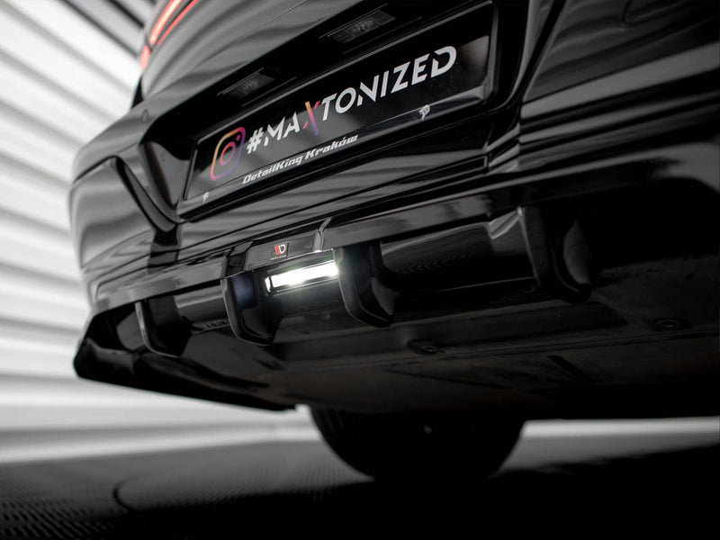 Maxton Design Central Rear Splitter (Vertical Bars) BMW 7 M-Pack G70