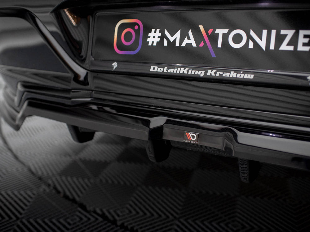 Maxton Design Central Rear Splitter (Vertical Bars) BMW 7 M-Pack G70