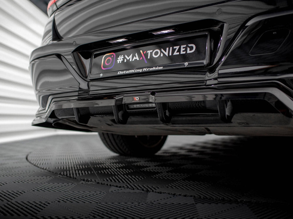 Maxton Design Central Rear Splitter (Vertical Bars) BMW 7 M-Pack G70
