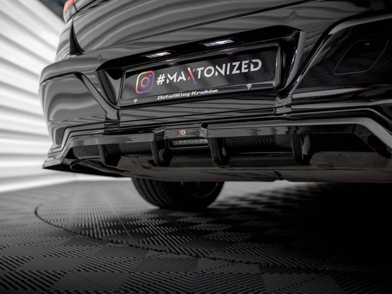 Maxton Design Central Rear Splitter (Vertical Bars) BMW 7 M-Pack G70
