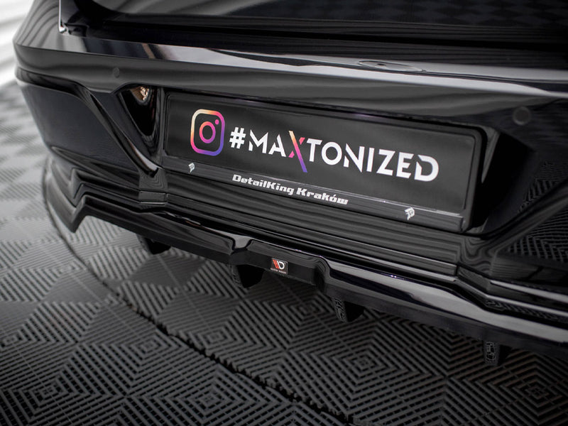 Maxton Design Central Rear Splitter (Vertical Bars) BMW 7 M-Pack G70
