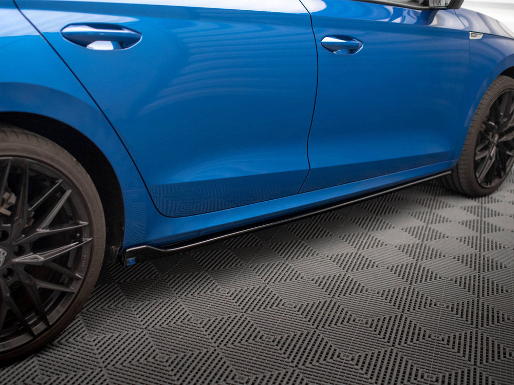 Maxton Design Side Skirts Diffusers V.1 Skoda Octavia Mk4 - Carbon Look