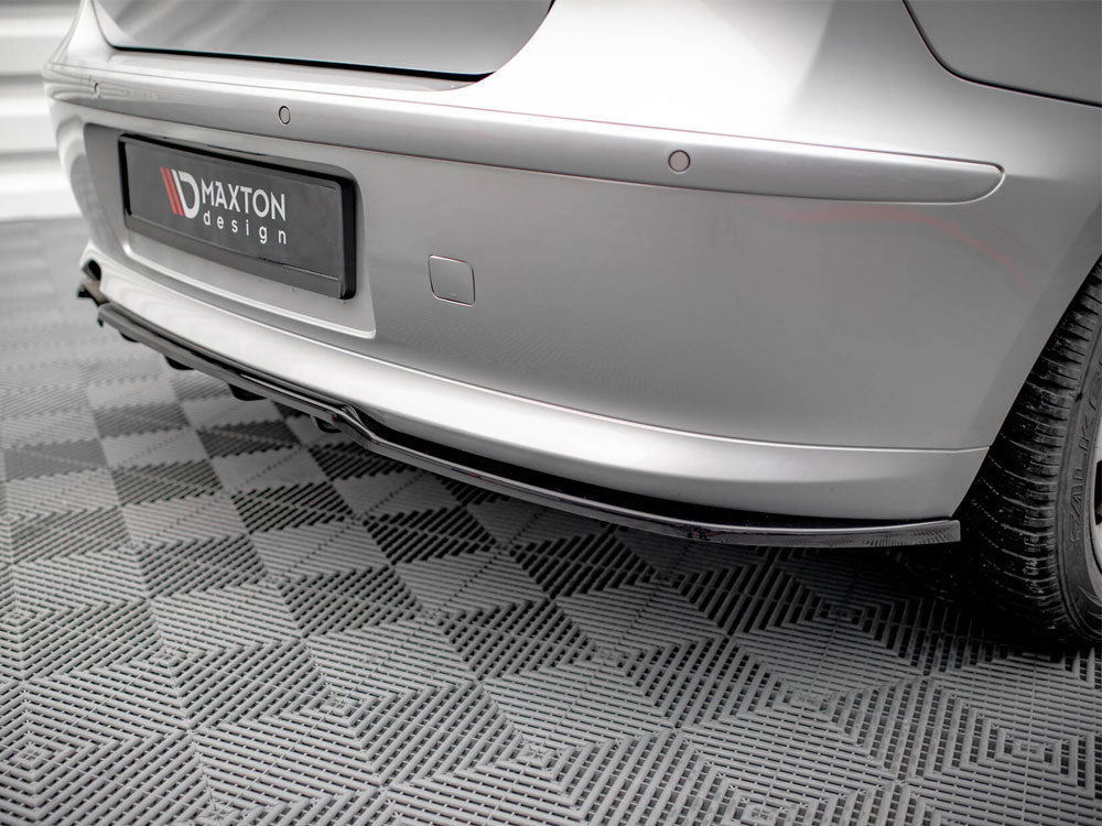 Maxton Design Central Rear Splitter (Vertical Bars) BMW 1 E81 Facelift