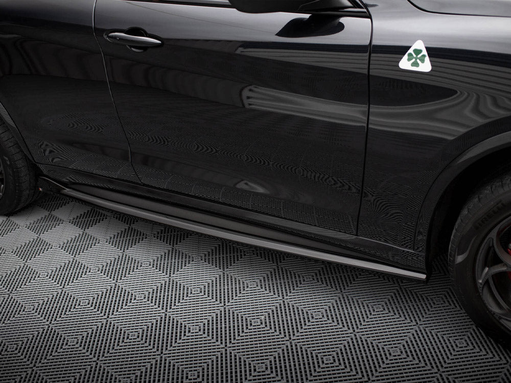 Maxton Design Side Skirts Diffusers Alfa Romeo Stelvio Quadrifoglio Mk1