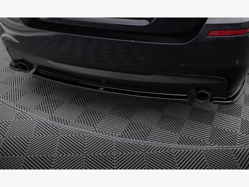 Maxton Design Central Rear Splitter (Vertical Bars) BMW 5 F11 M-Pack