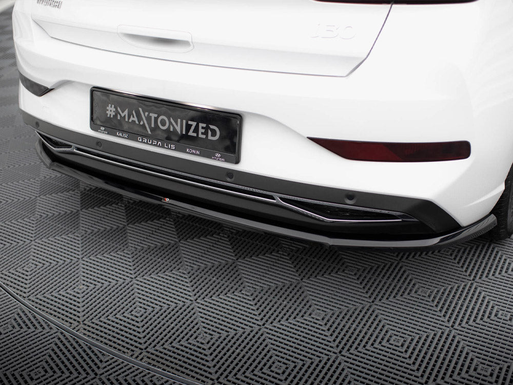 Maxton Design Central Rear Splitter Hyundai I30 Mk3 Facelift