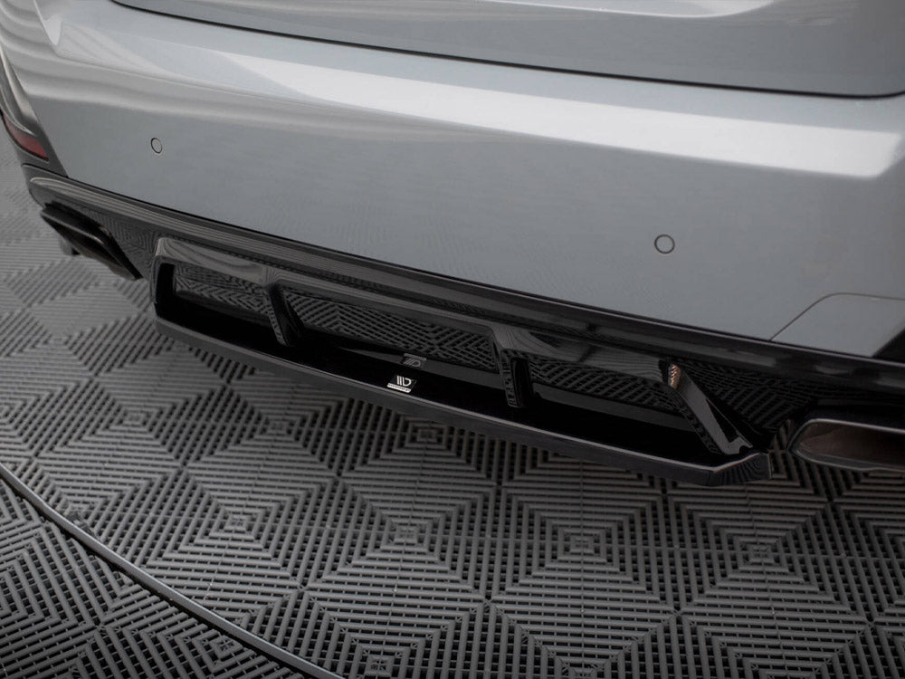 Maxton Design Central Rear Splitter BMW M440i Gran Coupe G26