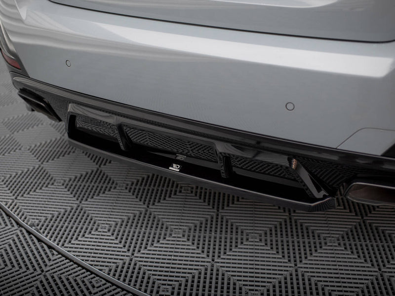Maxton Design Central Rear Splitter BMW M440i Gran Coupe G26