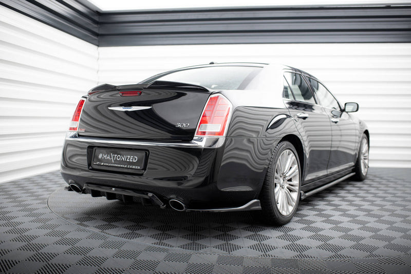 Maxton Design Central Rear Splitter (Vertical Bars) Chrysler 300 Mk2