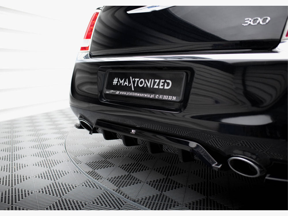 Maxton Design Central Rear Splitter (Vertical Bars) Chrysler 300 Mk2