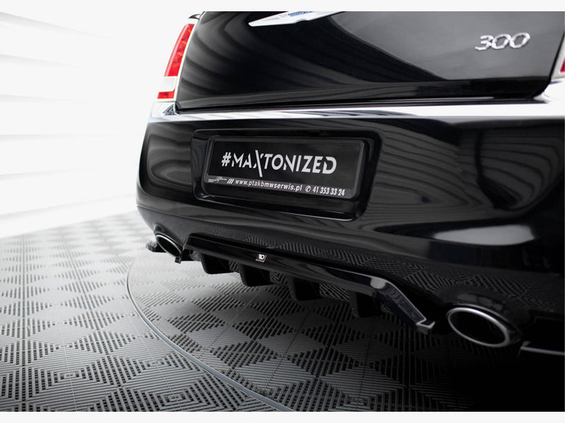 Maxton Design Central Rear Splitter (Vertical Bars) Chrysler 300 Mk2