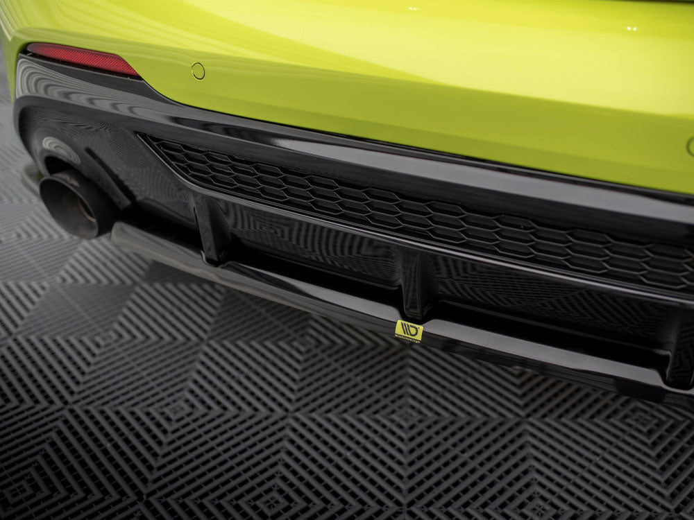 Maxton Design Central Rear Splitter V.2 BMW M135i F40