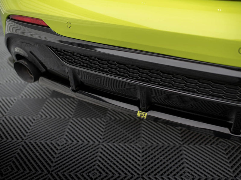 Maxton Design Central Rear Splitter V.2 BMW M135i F40