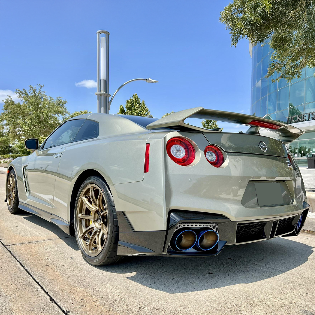Gtr R35 Full Modif Blue Vs Green Modified Nissan Gtr R35 Full Body Kit Malaysia 640x1136