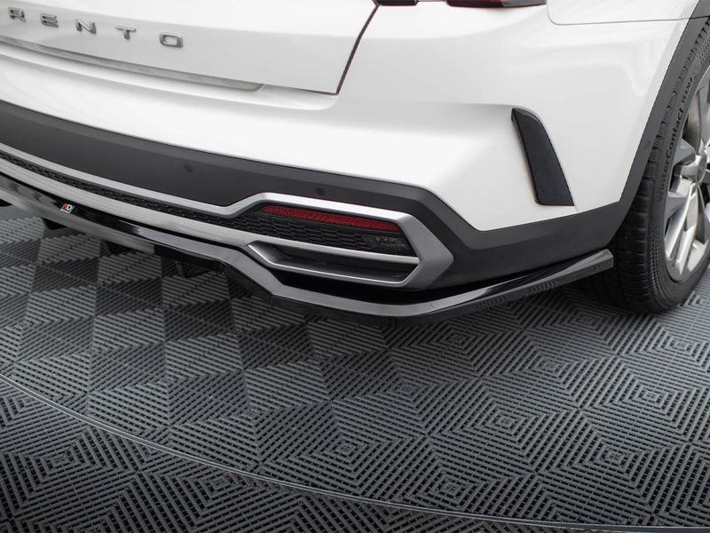 Maxton Design Central Rear Splitter (Vertical Bars) Kia Sorento Mk4