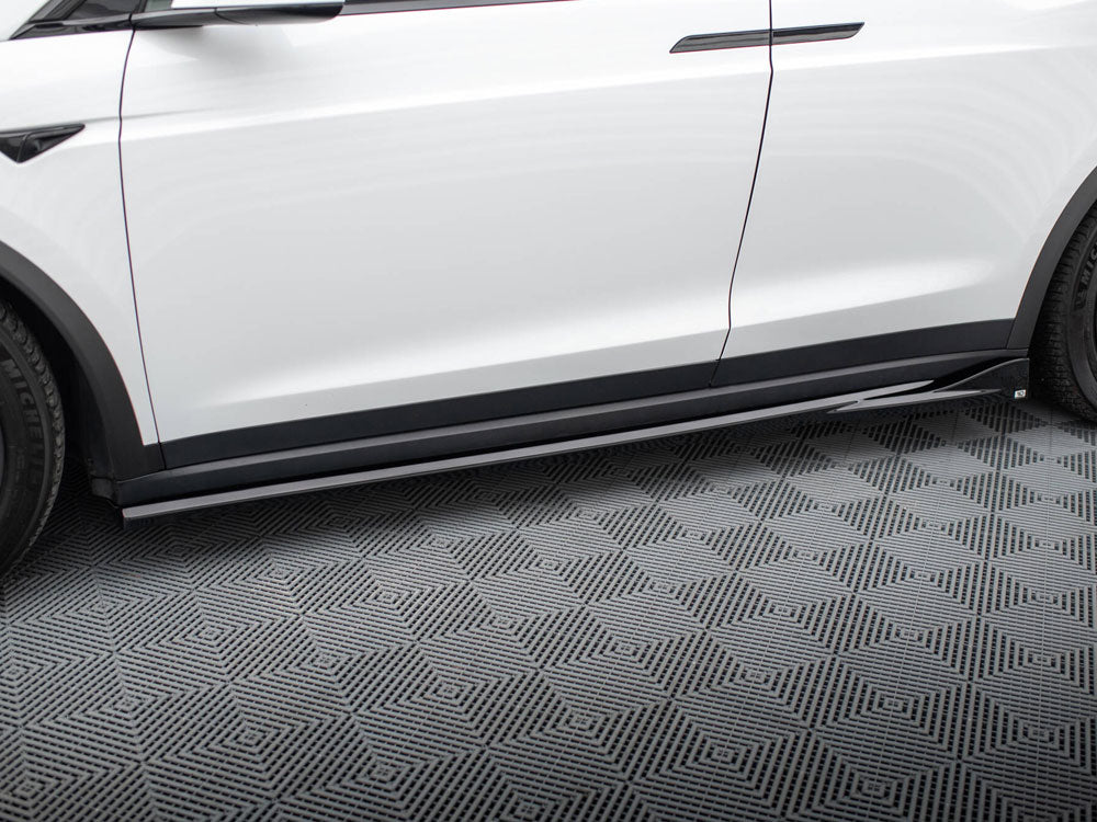 Maxton Design Side Skirts Diffusers Tesla Model X Mk1 Facelift