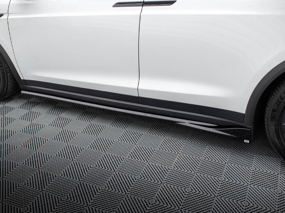 Maxton Design Side Skirts Diffusers Tesla Model X Mk1 Facelift