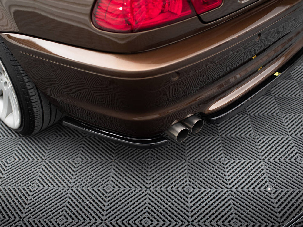Maxton Design Central Rear Splitter (Vertical Bars) BMW 3 E46 Coupe M-Pack - Carbon Look