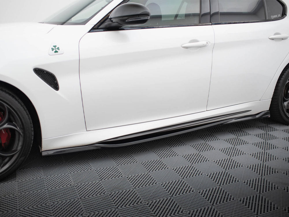 Maxton Design Side Skirts Diffusers Alfa Romeo Giulia Quadrifoglio