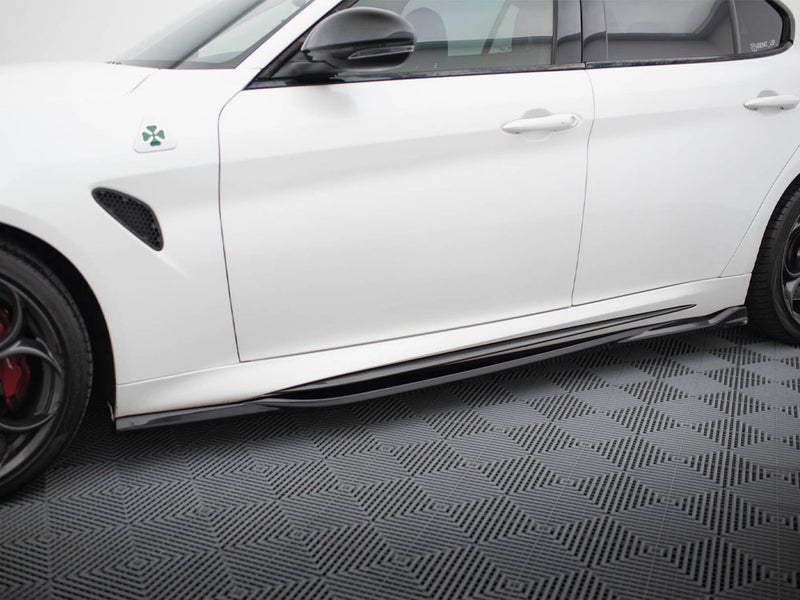 Maxton Design Side Skirts Diffusers Alfa Romeo Giulia Quadrifoglio