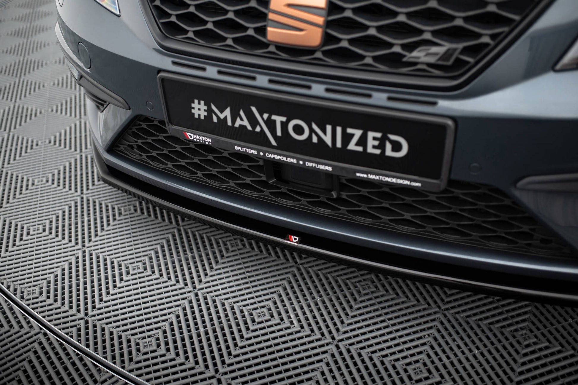 Maxton Design Front Splitter V.7 Seat Leon Cupra / FR Mk3 FL