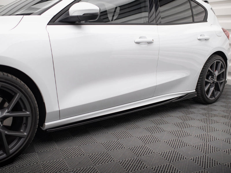 Maxton Design Side Skirts Diffusers V.4 Ford Focus ST / ST-Line Mk4 Facelift