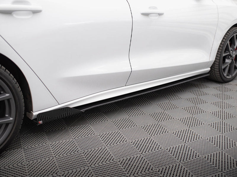 Maxton Design Street PRO Side Skirt Diffusers + Flaps Ford Focus ST / ST-Line Mk4