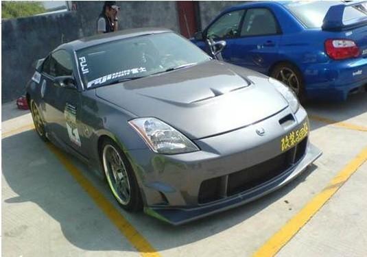 2002-2005 Nissan 350Z Z33 Vented Style Hood Accessories
