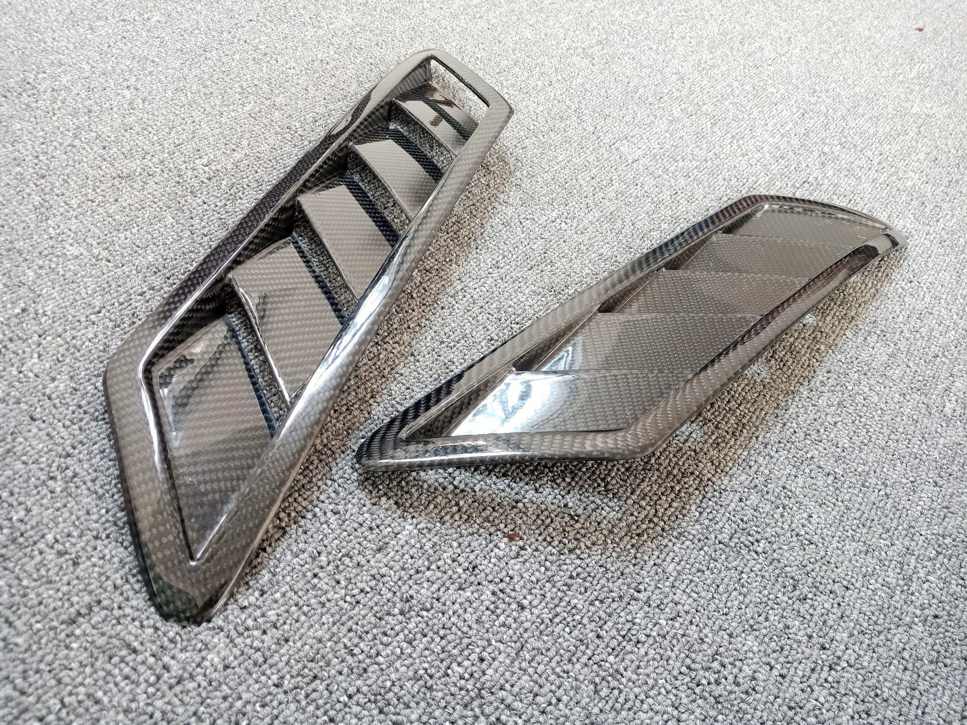 08- R35 Gtr Ni-V1 Style Front Fender Vent