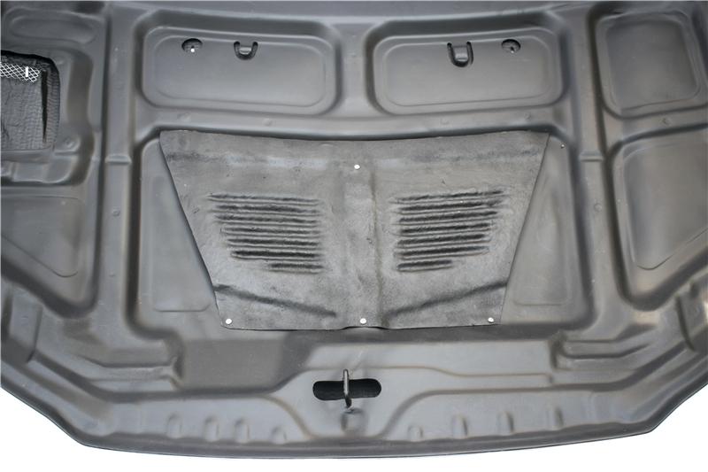 2001-2002 Mitsubishi Evolution 7 Oem Style Hood Accessories