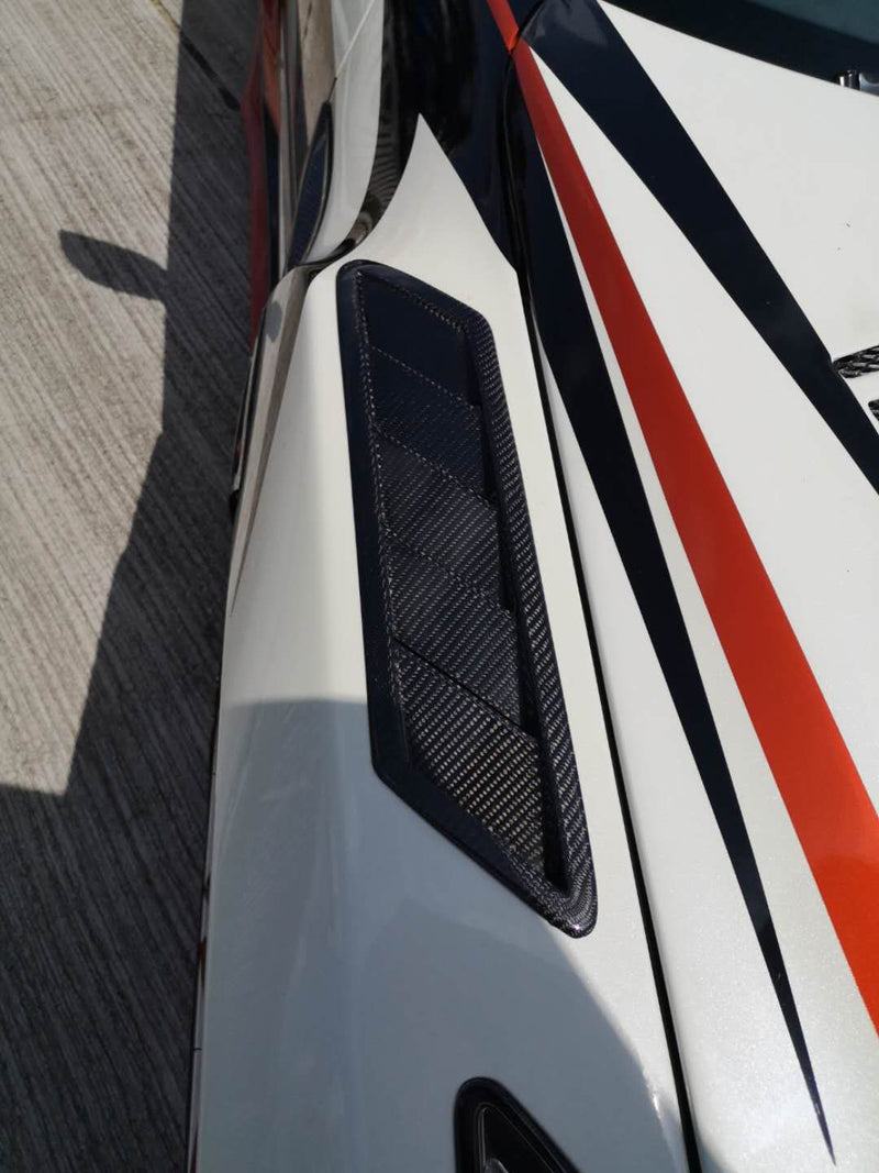 08- R35 Gtr Ni-V1 Style Front Fender Vent